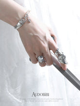 Chivalry Platinum-Plated Light Luxury Iris Armor Pearl Bracelet Bangle™