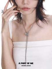 สร้อยคอรูปงูและผีเสื้อเคลือบแพลตตินัม 18k Blue Haze™
