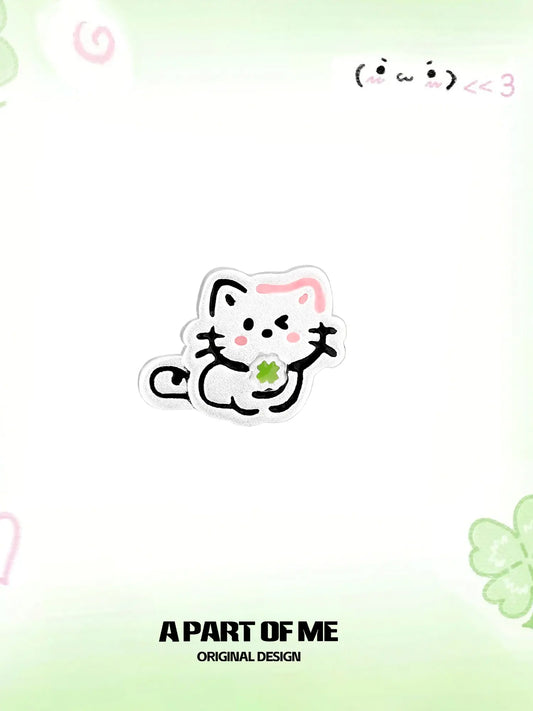 ต่างหูสตั๊ดรูปลูกแมวและลูกสุนัขชุบแพลทินัม 18K Lucky Clover™