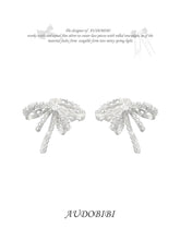 Rebellious Tenderness Platinum Plating Luxury Vintage Lace Bow-Front Ear Clip Ear Cuff™