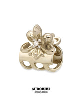 Royale Iris 18K Gold Plated Luxury Iris-Design Zircon Hair Clip™