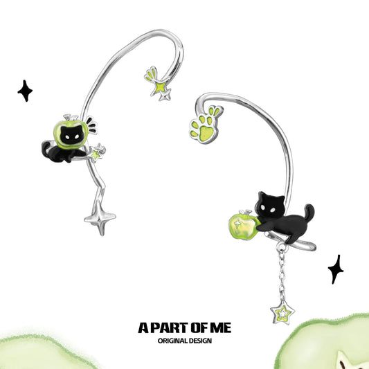 Summer Fruity 18K 플래티넘 도금 Apple Cat 비대칭 이어후크™