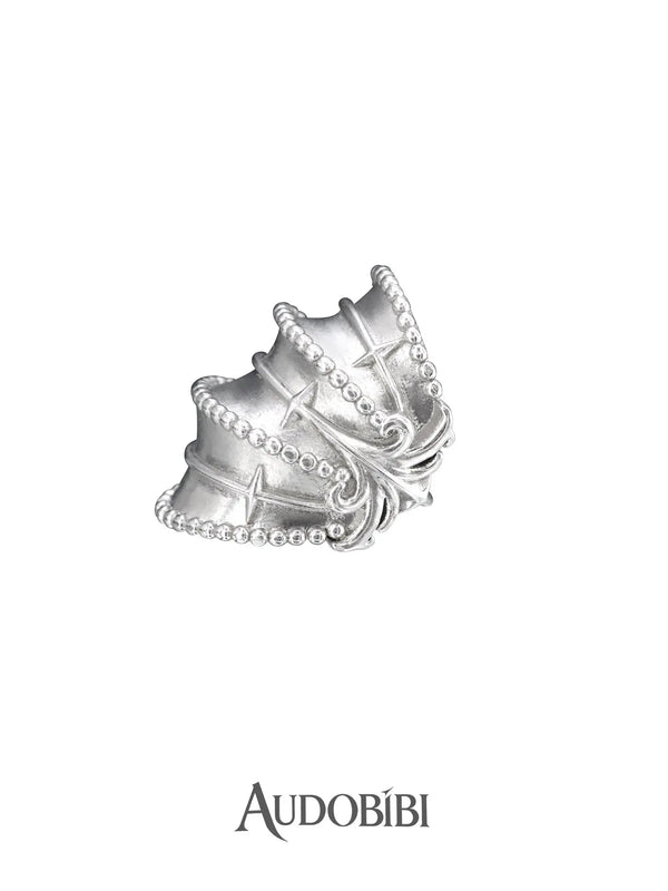 Chivalry Platinum-Plated Punk-Style Armor Ear Clip Ear Cuff™