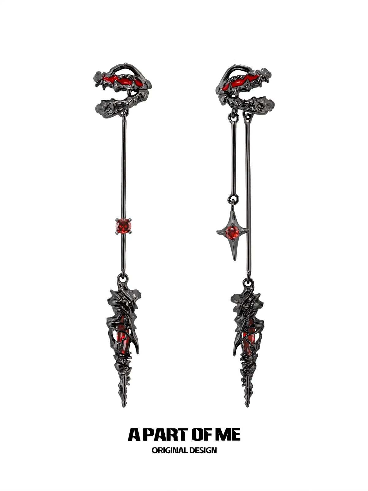 ต่างหูแบบหนีบ Dark Crows Red Moissanite ชุบทองคำดำ 18K ดีไซน์สวยงามแบบ Dark Aesthetic Ear Clips™