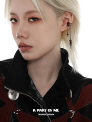 ต่างหูแบบหนีบ Dark Crows Red Moissanite ชุบทองคำดำ 18K ดีไซน์สวยงามแบบ Dark Aesthetic Ear Clips™