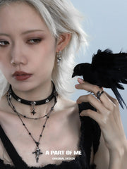 ต่างหู Captive Raven เคลือบแพลตตินัม 18K ของ Dark Crows™