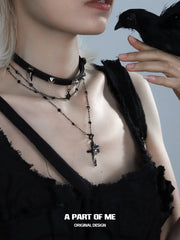 สร้อยคอหนังรูปไม้กางเขน Raven Cross เคลือบแพลตตินัม 18K ของ Dark Crows™