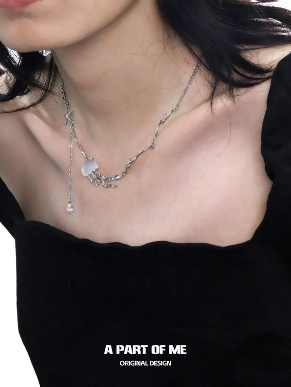 浮遊クラゲ 18Kプラチナメッキネックレス™
