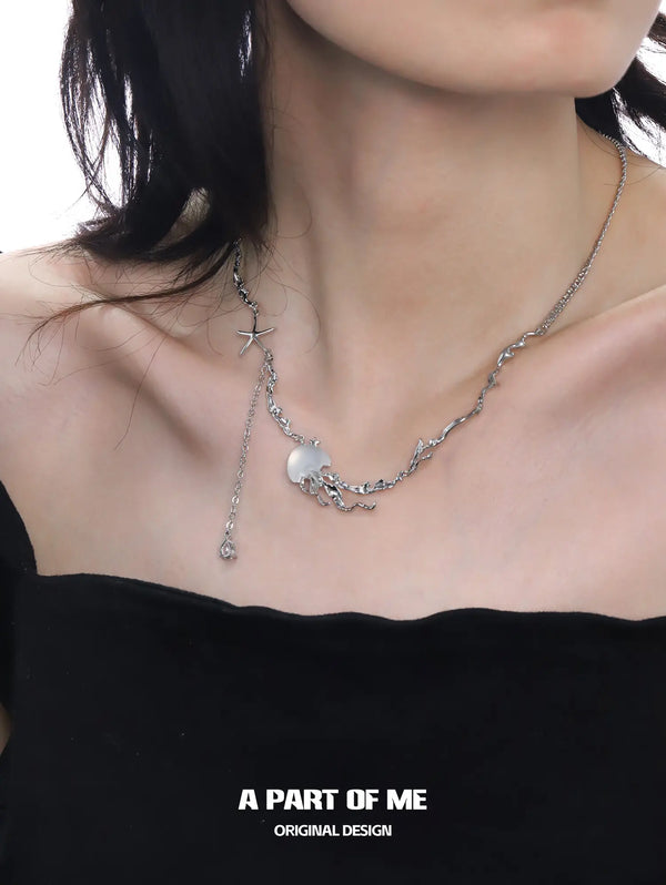 浮遊クラゲ 18Kプラチナメッキネックレス™