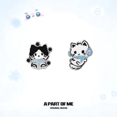 ต่างหูสตั๊ดดีไซน์แมวหัวใจนุ่มชุบแพลทินัม 18K Hello Winter Meow™
