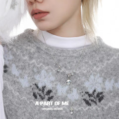 ต่างหูสตั๊ดดีไซน์แมวหัวใจนุ่มชุบแพลทินัม 18K Hello Winter Meow™