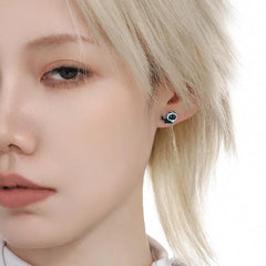ต่างหูสตั๊ดดีไซน์แมวหัวใจนุ่มชุบแพลทินัม 18K Hello Winter Meow™
