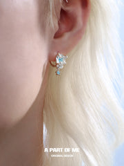 Hello Winter S925 Platinum-Plated Snowflake Crystal Ball Stud Earrings™