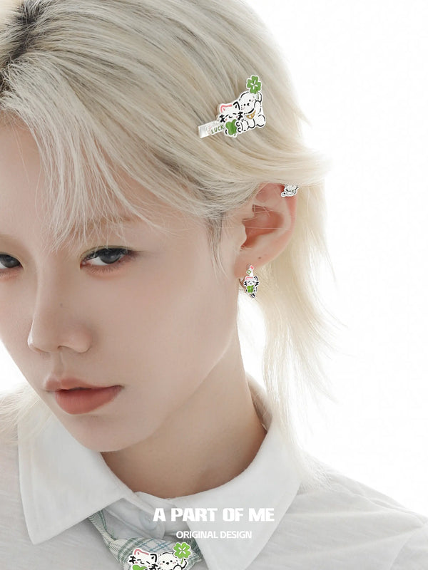 럭키 클로버 18K 플래티넘 도금 새끼 고양이 &amp; 강아지 스터드 귀걸이™