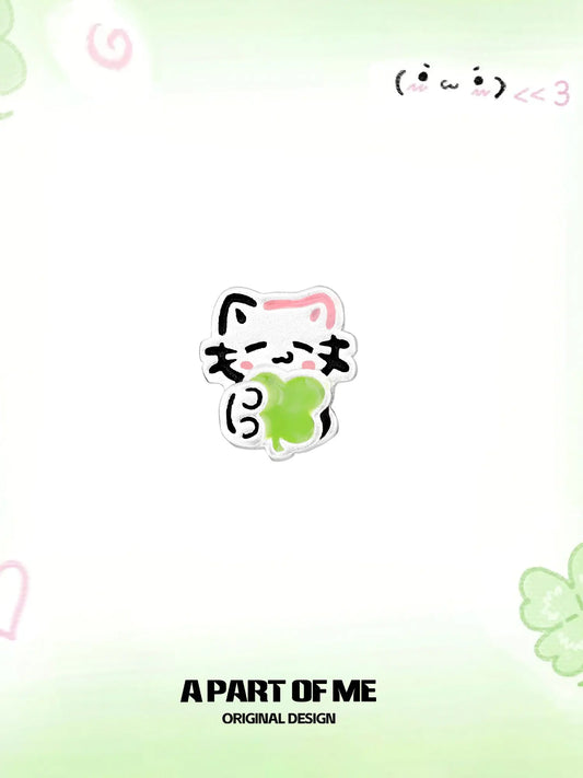 ต่างหูสตั๊ดรูปลูกแมวและลูกสุนัขชุบแพลทินัม 18K Lucky Clover™