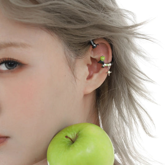 럭키 퍼피 소시지 도그 비대칭 이어후크™