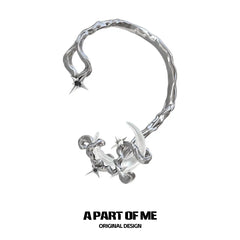 MYTH OF THE MOON ต่างหูแบบเกี่ยวหูชุบแพลทินัม 18K Ear Clips™