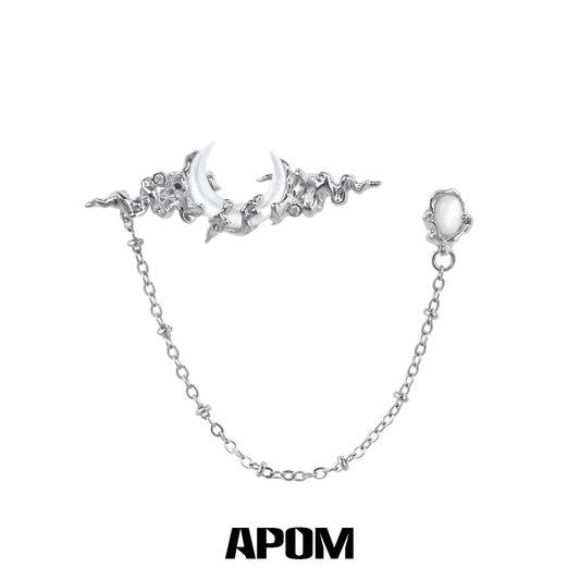 เข็มกลัดประดับพู่สไตล์ MYTH OF THE MOON ชุบแพลตตินัม 18K™