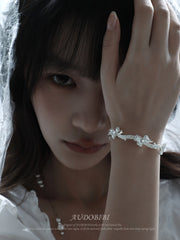 Rebellious Tenderness Platinum Plating Luxury Vintage Lace Bow-Front Bangle Bracelet™