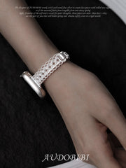 Rebellious Tenderness Platinum Plating Openwork Lace Apple Watch Band™