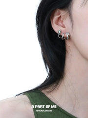 ต่างหูรูปงูบิดชุบแพลตินัม 18k บ้านสลิธีริน™