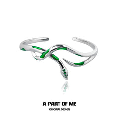 กำไลข้อมืองูเคลือบแพลตตินัม 18k จากบ้านสลิธีริน™