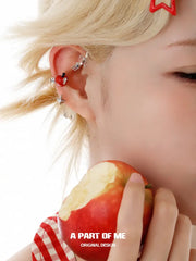 ตะขอเกี่ยวหูแบบอสมมาตรเคลือบแพลตตินัม 18K จาก Summer Fruity Apple Slice Earhook™
