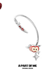 ตะขอเกี่ยวหูแบบอสมมาตรเคลือบแพลตตินัม 18K จาก Summer Fruity Apple Slice Earhook™