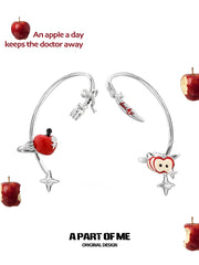 ตะขอเกี่ยวหูแบบอสมมาตรเคลือบแพลตตินัม 18K จาก Summer Fruity Apple Slice Earhook™