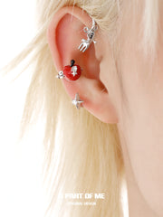 ตะขอเกี่ยวหูแบบอสมมาตรเคลือบแพลตตินัม 18K จาก Summer Fruity Apple Slice Earhook™