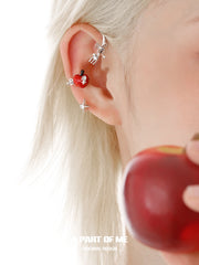 ตะขอเกี่ยวหูแบบอสมมาตรเคลือบแพลตตินัม 18K จาก Summer Fruity Apple Slice Earhook™