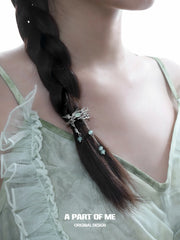 Winged Grace กิ๊บติดผมรูปนกนางแอ่นเคลือบแพลตินัม 18K สีเขียวฟลูออไรต์ Hair Clips™